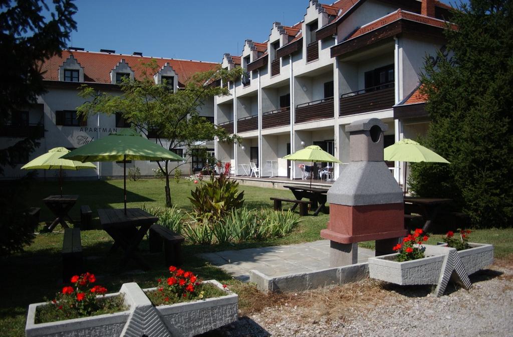 Siesta Club Apartman Harkány Dış mekan fotoğraf