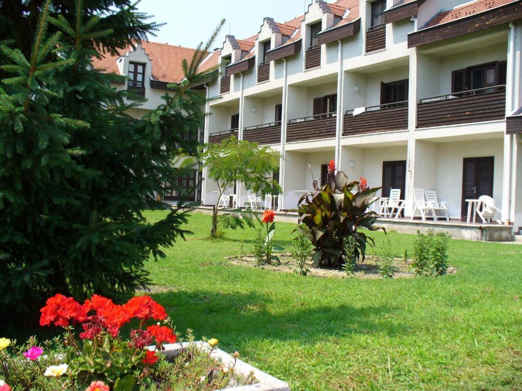 Siesta Club Apartman Harkány Dış mekan fotoğraf