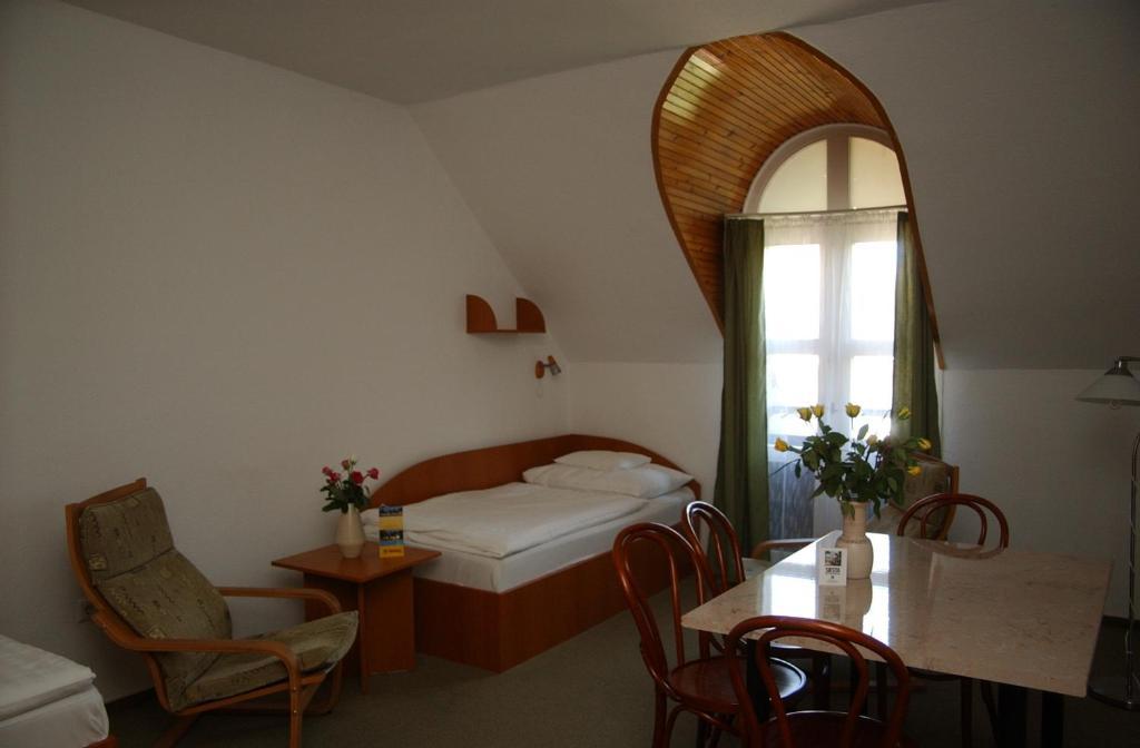 Siesta Club Apartman Harkány Oda fotoğraf