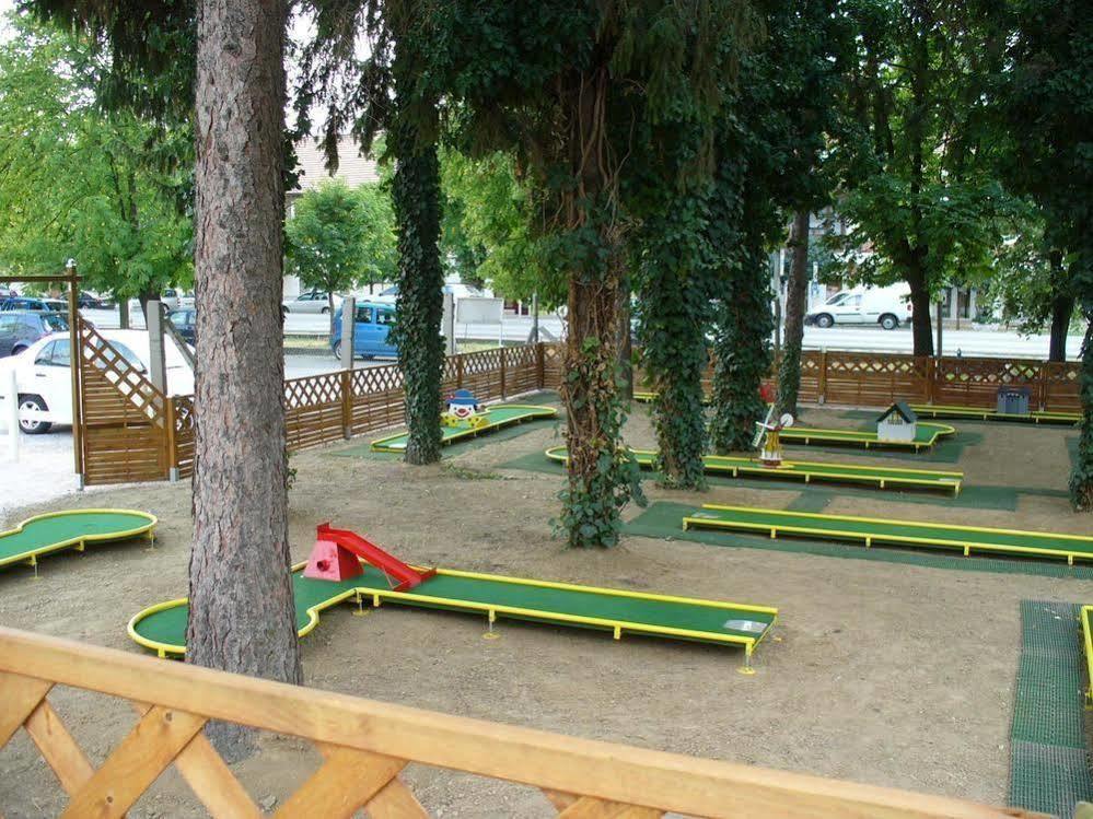 Siesta Club Apartman Harkány Dış mekan fotoğraf